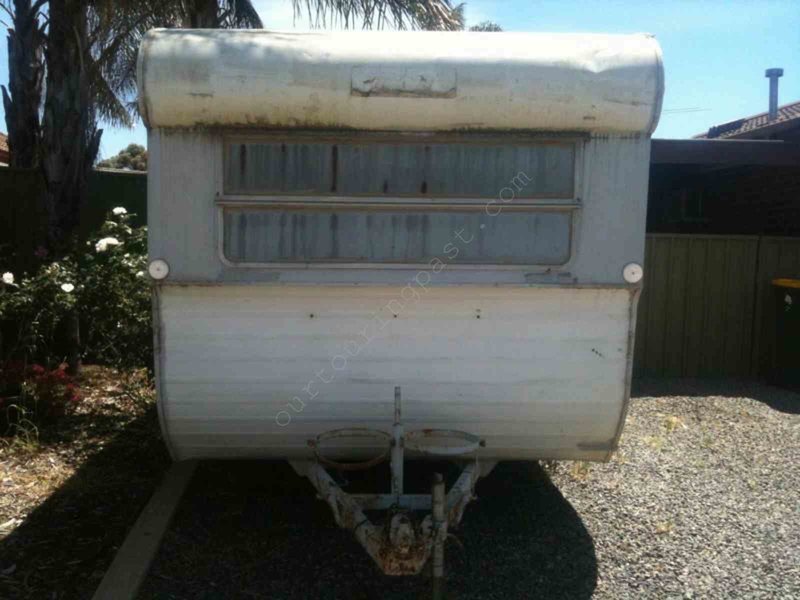 Vintage Holden Caravan 2.JPG